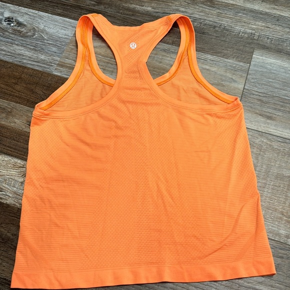 Lululemon Size 6 Swiftly Tech Racerback Tank Top Race Length Orange Soda - Picture 2 of 2
